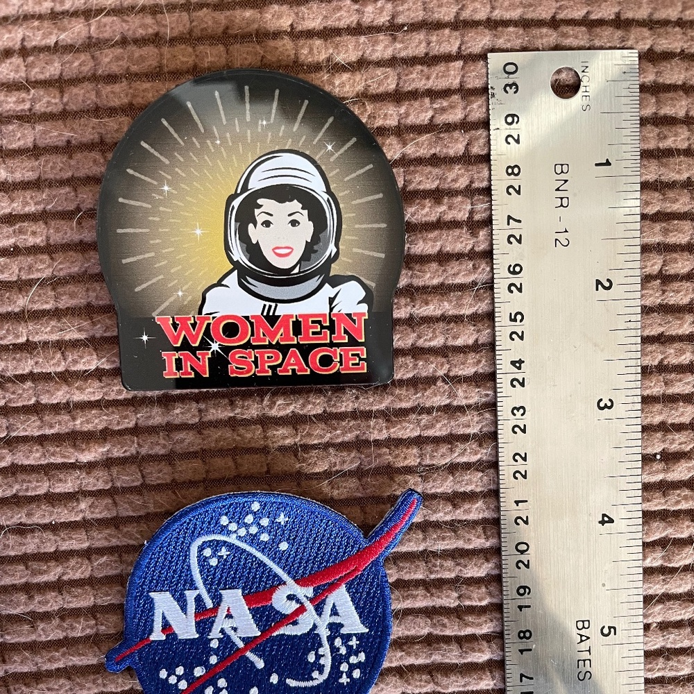 For space explorers - Collectible Magnet and Patch from NASA Jet Propulsion Lab - Picture 6 of 7